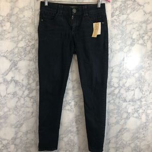 Democracy Women’s High Rise Sz 4P Jeans NWT